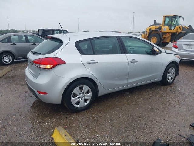 KIA FORTE LX 2017 KNAFK5A82H5681439 Image 4