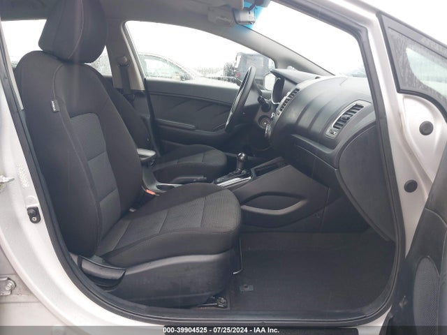 KIA FORTE LX 2017 KNAFK5A82H5681439 Image 5