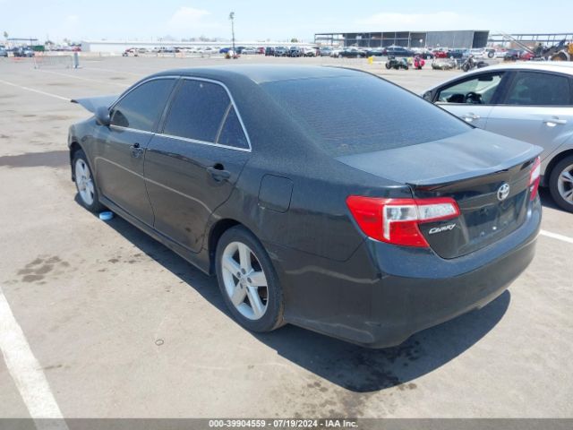 4T1BF1FK1EU761475 Toyota CAMRY SE