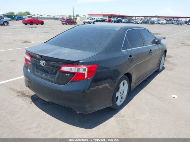 4T1BF1FK1EU761475 Toyota CAMRY SE