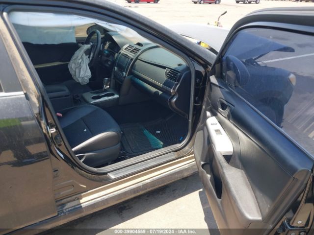 4T1BF1FK1EU761475 Toyota CAMRY SE