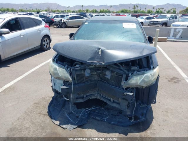 4T1BF1FK1EU761475 Toyota CAMRY SE