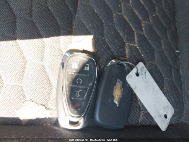 3GNAXUEV8KS561805 Chevrolet EQUINOX LT
