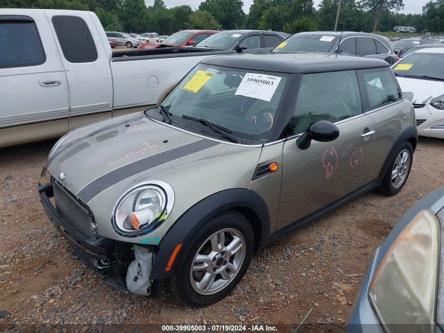 2011 MINI COOPER WMWSU3C54BT097076 Photo 1