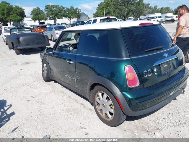 2004 MINI COOPER WMWRC334X4TJ62475 Photo 2