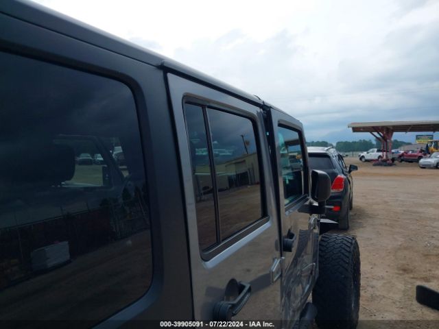 1C4BJWDG3GL166490 Jeep Wrangler Unlimited Sport