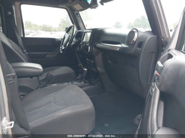 1C4BJWDG3GL166490 Jeep Wrangler Unlimited Sport