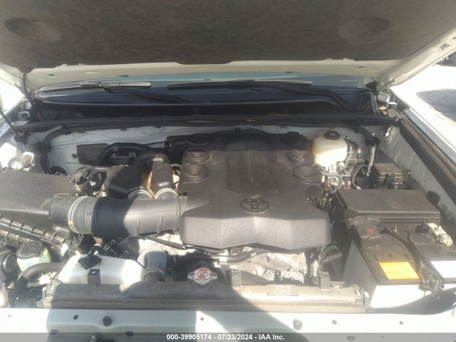 Toyota 4runner Limited 2020 JTEBU5JRXL5814943 Image 10