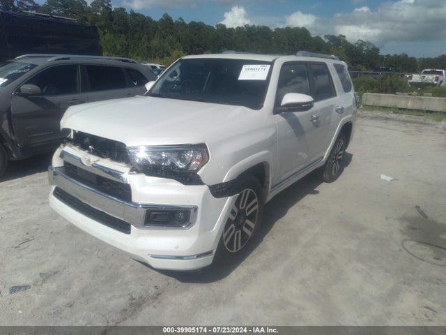 Toyota 4runner Limited 2020 JTEBU5JRXL5814943 Image 2