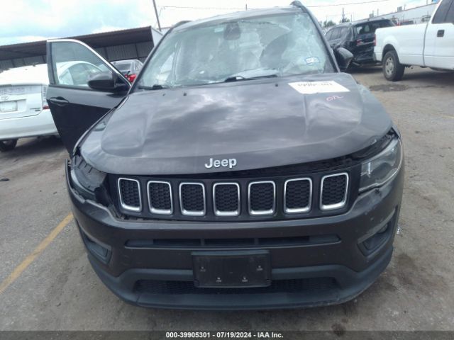 3C4NJCBB8JT182036 Jeep Compass Latitude Fwd