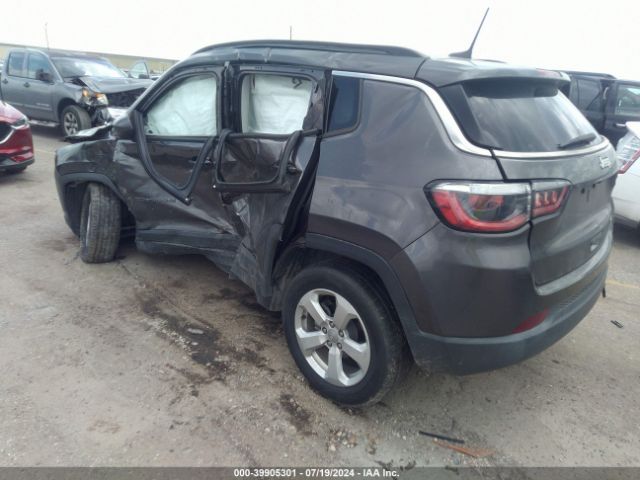 3C4NJCBB8JT182036 Jeep Compass Latitude Fwd