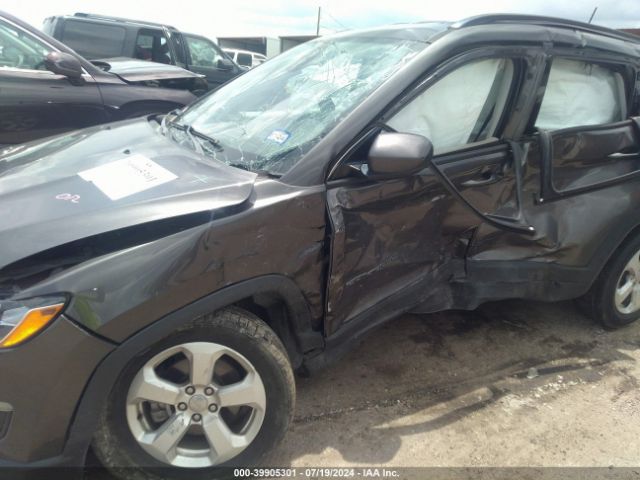 3C4NJCBB8JT182036 Jeep Compass Latitude Fwd