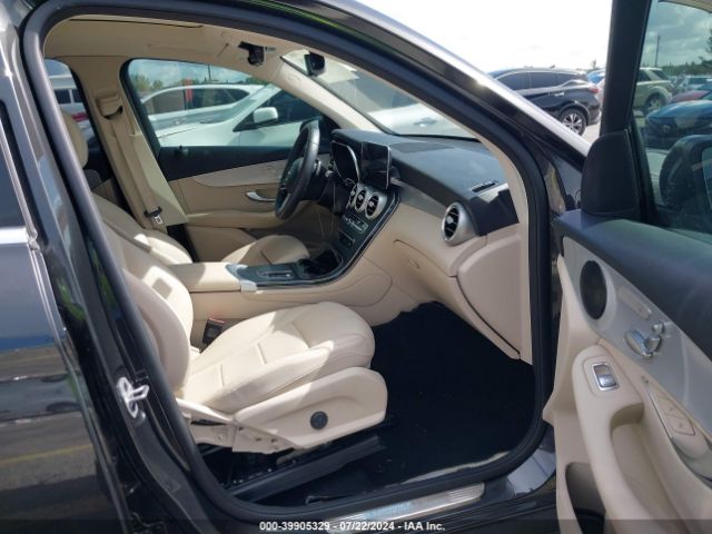 W1N0G8DB0NV394219 Mercedes-Benz Glc 300 Suv