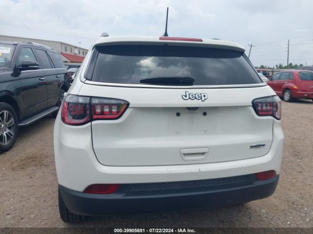 3C4NJCBB9MT585527 Jeep Compass Latitude Fwd