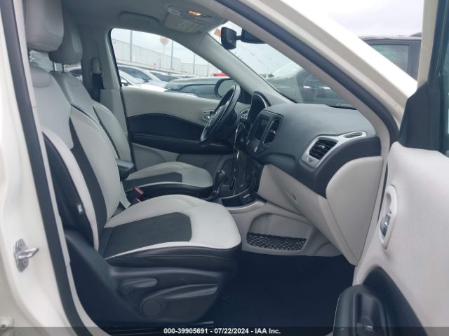3C4NJCBB9MT585527 Jeep Compass Latitude Fwd