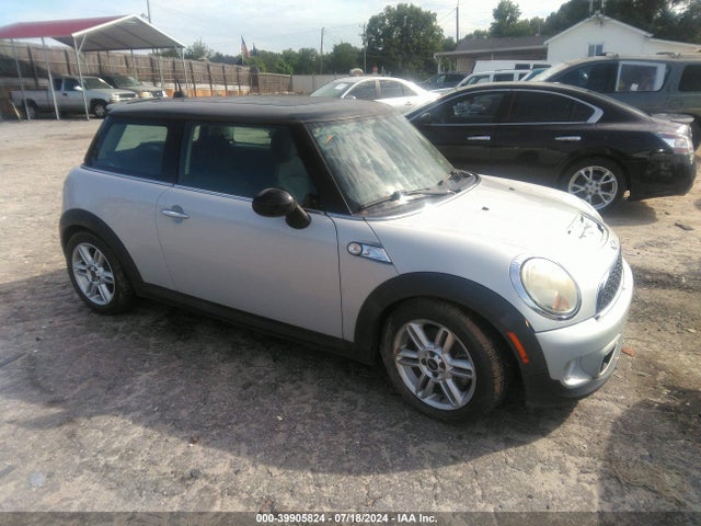 2011 MINI COOPER S WMWSV3C51BTY12585 Photo 0