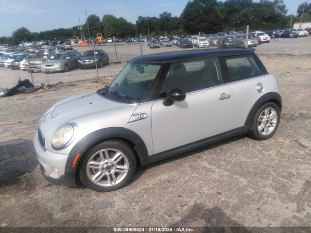 2011 MINI COOPER S WMWSV3C51BTY12585 Photo 1