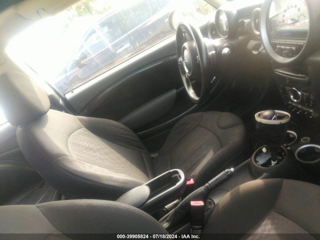 2011 MINI COOPER S WMWSV3C51BTY12585 Photo 4