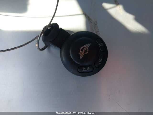 2008 MINI COOPER S WMWMF73548TV36408 Photo 10