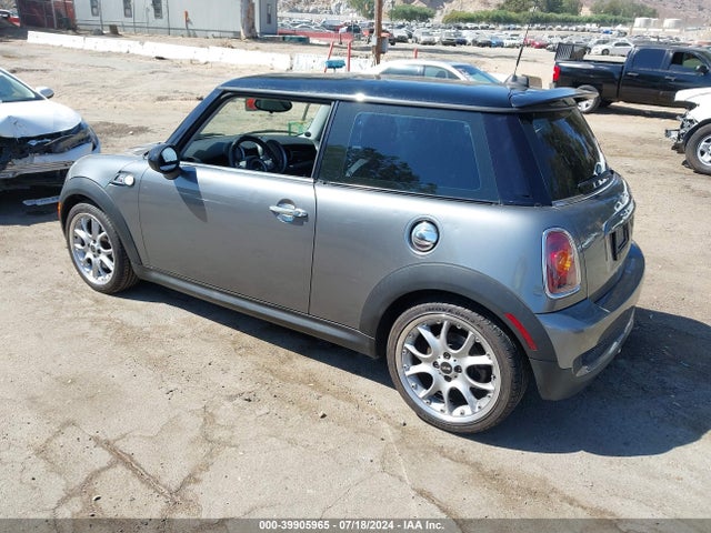 2008 MINI COOPER S WMWMF73548TV36408 Photo 2