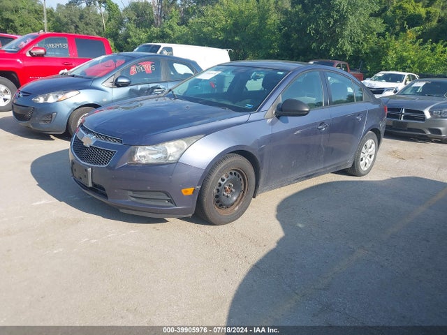 Chevrolet Cruze Ls Auto 2014 1G1PA5SG5E7170428 Image 2