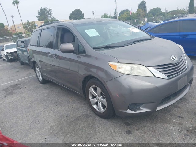 Toyota Sienna Le 8 Passenger 2015 5TDKK3DC3FS605113 main image