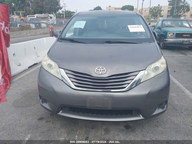 Toyota Sienna Le 8 Passenger 2015 5TDKK3DC3FS605113 Image 12