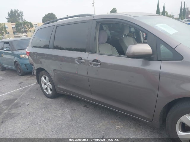Toyota Sienna Le 8 Passenger 2015 5TDKK3DC3FS605113 Image 13