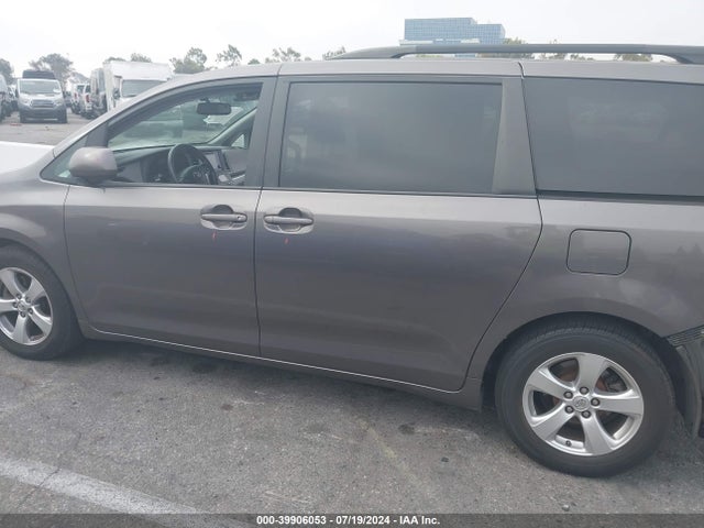 Toyota Sienna Le 8 Passenger 2015 5TDKK3DC3FS605113 Image 14