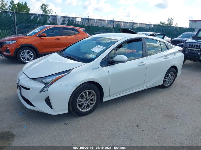 Toyota Prius Four 2016 JTDKARFUXG3520395 Image 2