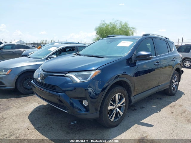 Toyota Rav4 Xle 2018 JTMWFREV8JJ157904 Image 2