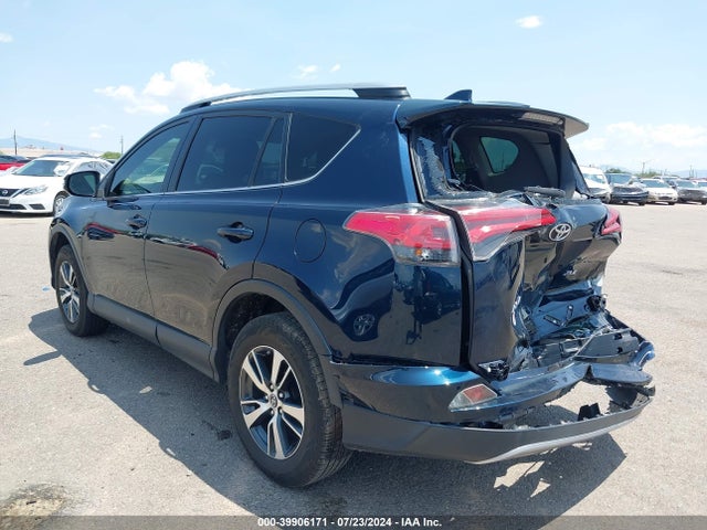Toyota Rav4 Xle 2018 JTMWFREV8JJ157904 Image 3