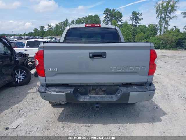 5TFHW5F16JX777242 Toyota Tundra Limited 5.7l V8
