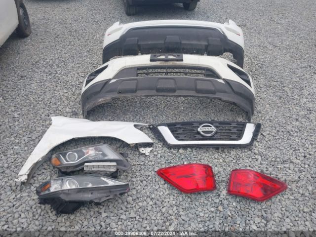 5N1DR2MM4JC641499 Nissan Pathfinder S
