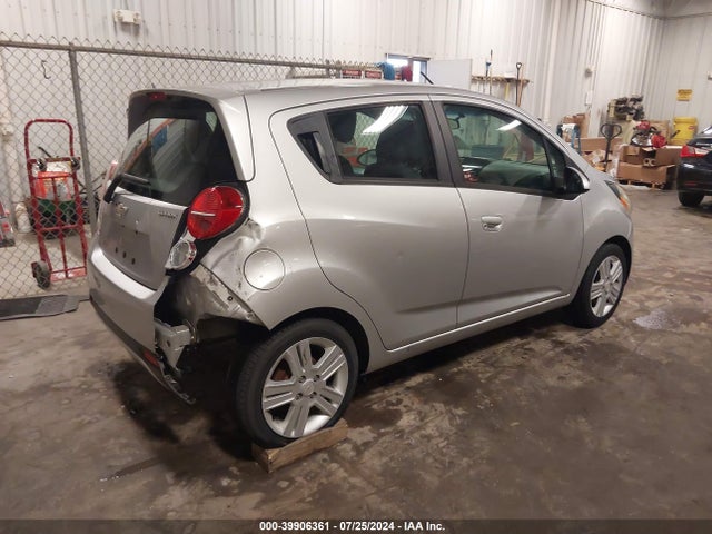 Chevrolet Spark 1lt Auto 2014 KL8CD6S95EC422070 Image 4