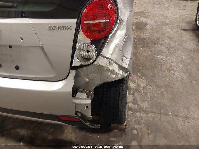Chevrolet Spark 1lt Auto 2014 KL8CD6S95EC422070 Image 6