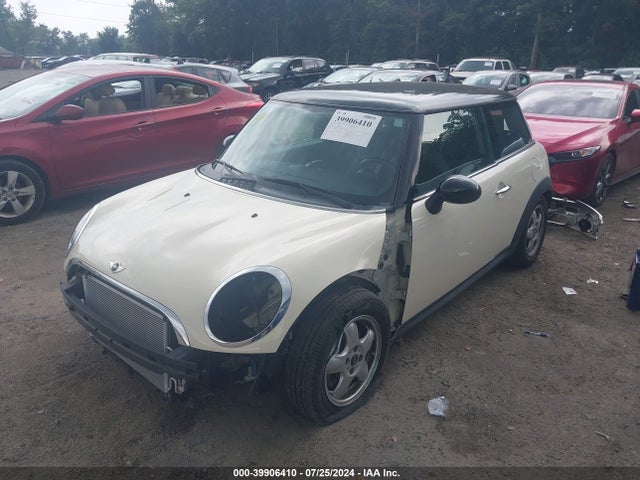 2010 MINI COOPER WMWMF3C59ATZ21395 Photo 1