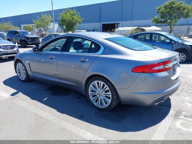 2012 JAGUAR XF SAJWA0HB7CLS60834 Photo 2