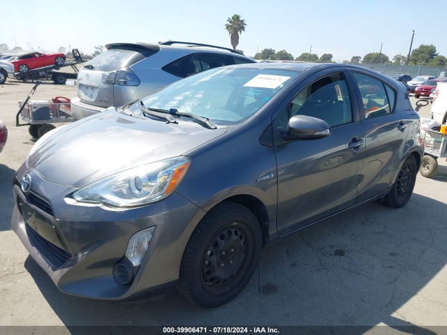Toyota Prius C Two 2015 JTDKDTB34F1101969 Image 2