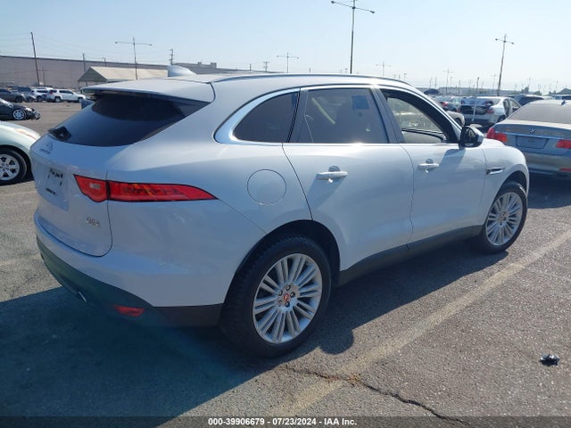 2018 JAGUAR F-PACE SADCN2EVXJA240347 Photo 3