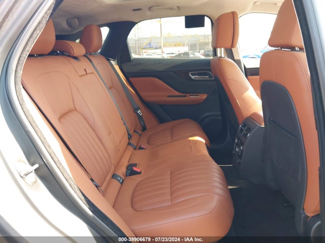 2018 JAGUAR F-PACE SADCN2EVXJA240347 Photo 7
