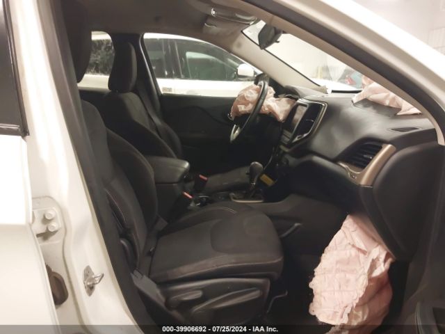 1C4PJLCBXFW722818 Jeep Cherokee Latitude Altitude