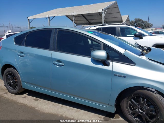 Toyota Prius Two 2015 JTDKN3DU2F1897723 Image 13