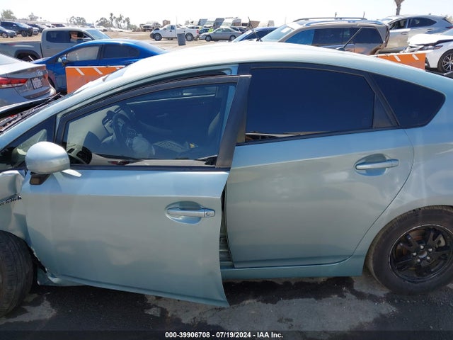 Toyota Prius Two 2015 JTDKN3DU2F1897723 Image 14