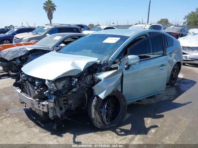Toyota Prius Two 2015 JTDKN3DU2F1897723 Image 2