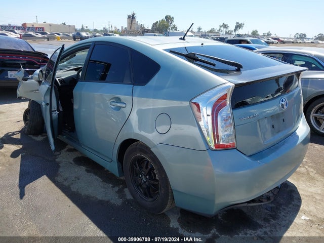 Toyota Prius Two 2015 JTDKN3DU2F1897723 Image 3