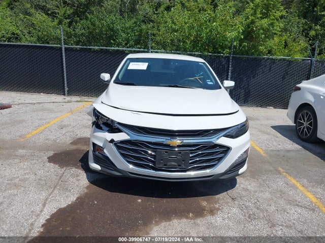 1G1ZD5ST1NF127417 Chevrolet Malibu Fwd Lt