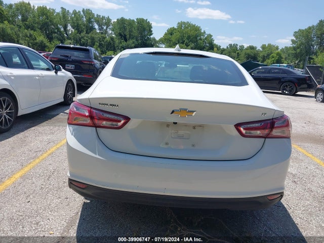 1G1ZD5ST1NF127417 Chevrolet Malibu Fwd Lt