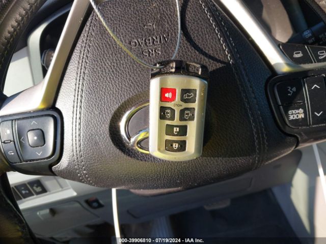 5TDYK3DC2GS742975 Toyota Sienna Xle Premium 8 Passenger