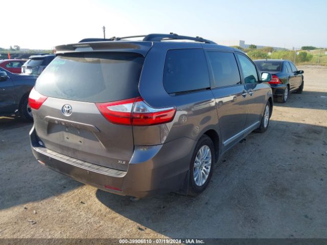 5TDYK3DC2GS742975 Toyota Sienna Xle Premium 8 Passenger